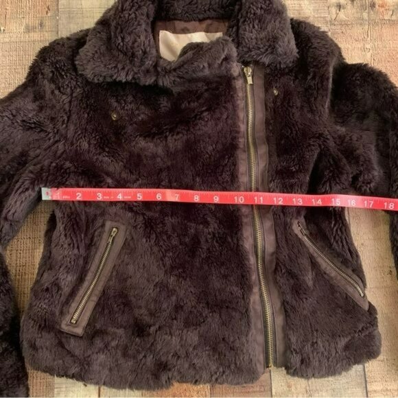 One after Another Nice Claup faux fur cropped brown jacket with gold zippers M - Picture 2 of 8